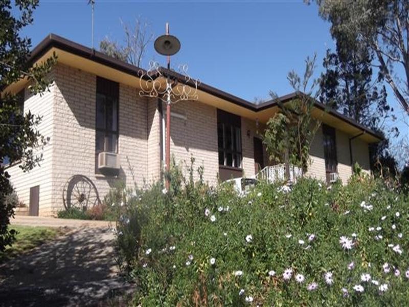 91 Taragala Street, Cowra NSW 2794