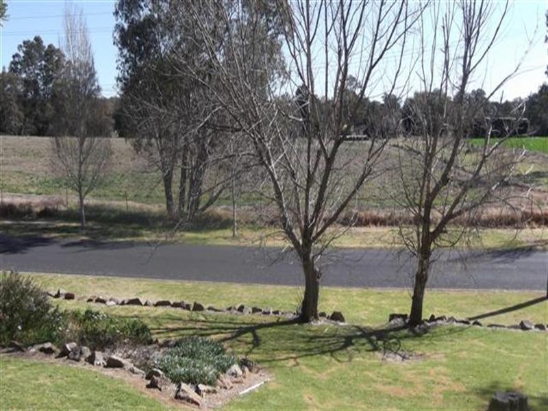 91 Taragala Street, Cowra NSW 2794
