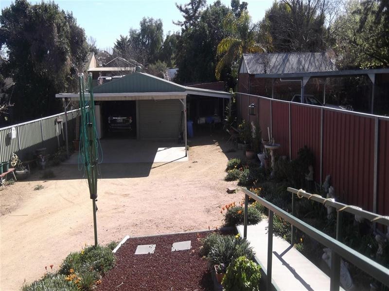 10 Brougham Street, Cowra NSW 2794