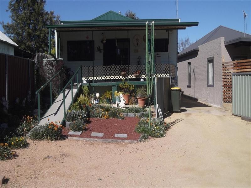 10 Brougham Street, Cowra NSW 2794