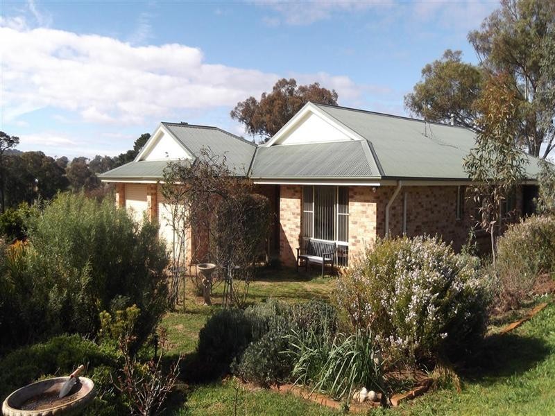 18 Battalion Drive, Cowra NSW 2794