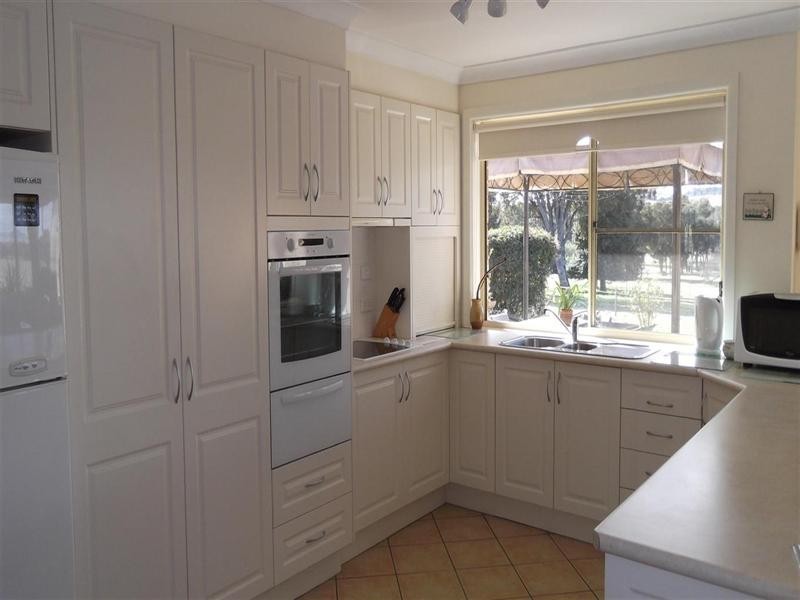 18 Battalion Drive, Cowra NSW 2794