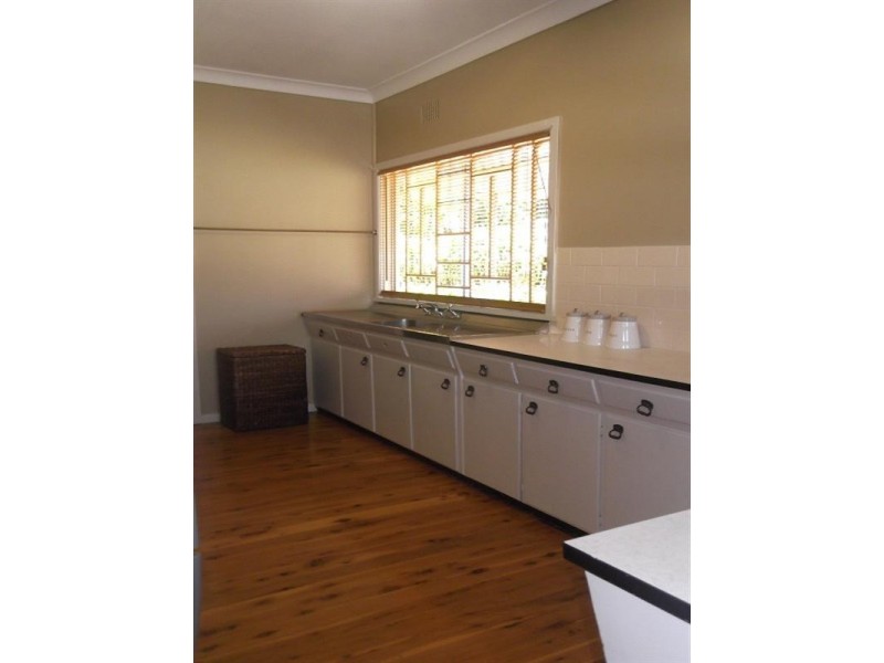 22 Liverpool Street, Cowra NSW 2794