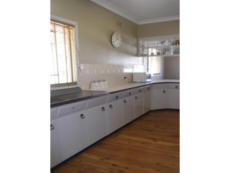 22 Liverpool Street, Cowra NSW 2794