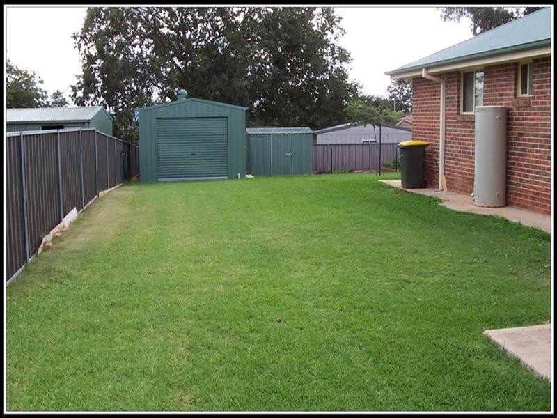 2A Newcombe Street, Cowra NSW 2794