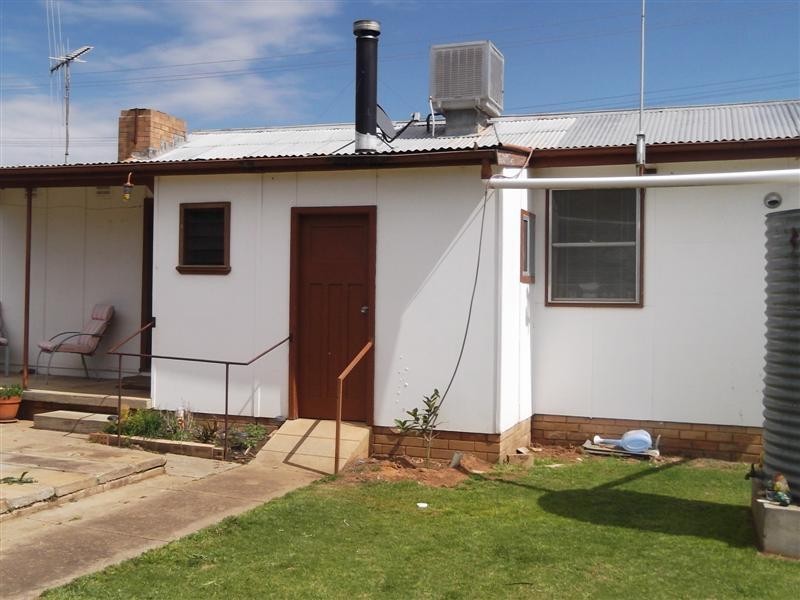 33 River Park Road, Cowra NSW 2794