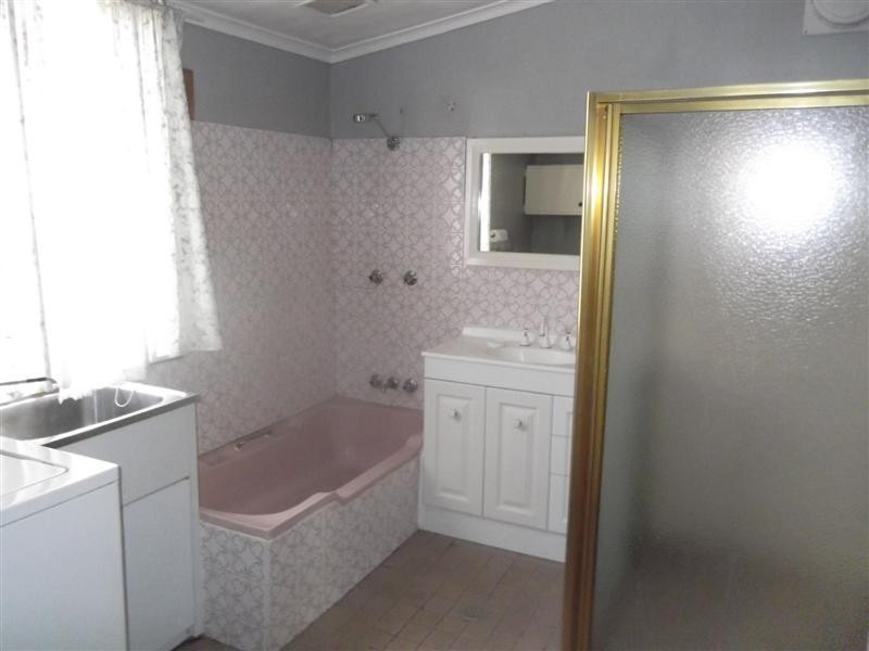 21 Railway Street, Cowra NSW 2794