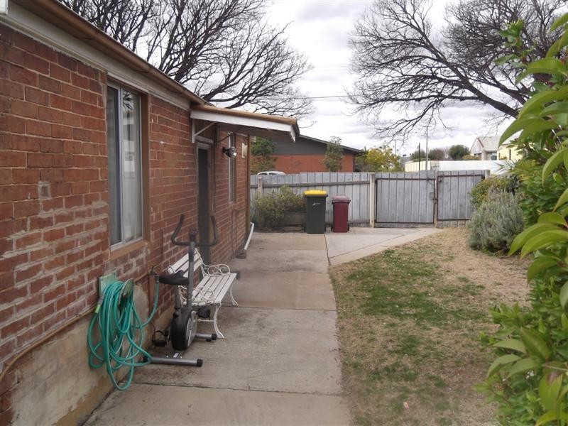 21 Railway Street, Cowra NSW 2794