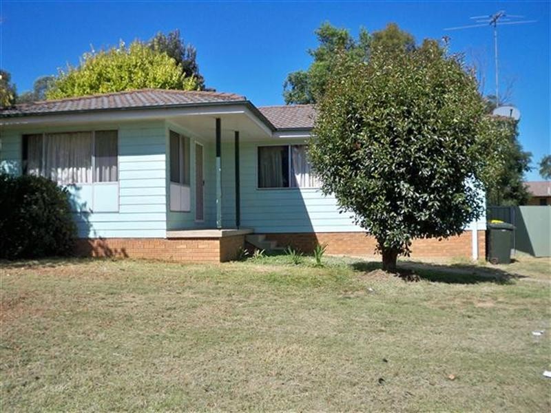 22 Jindalee Circuit, Cowra NSW 2794