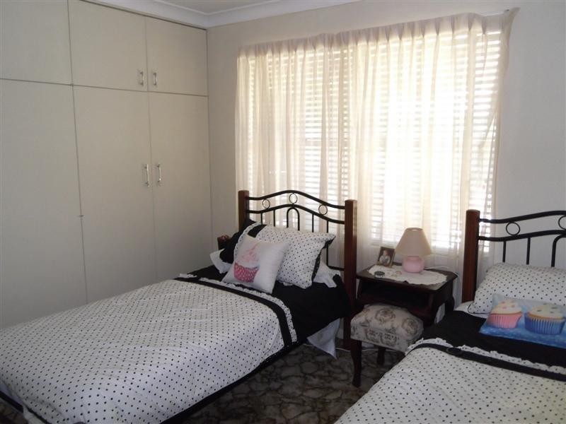 10 Chapman Street, Cowra NSW 2794