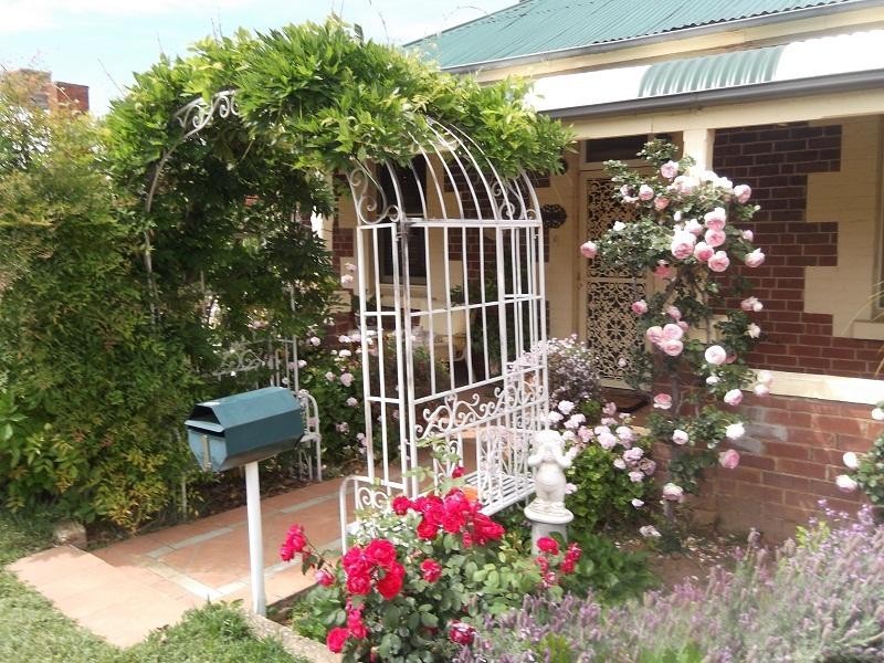 1 Carleton Street, Cowra NSW 2794