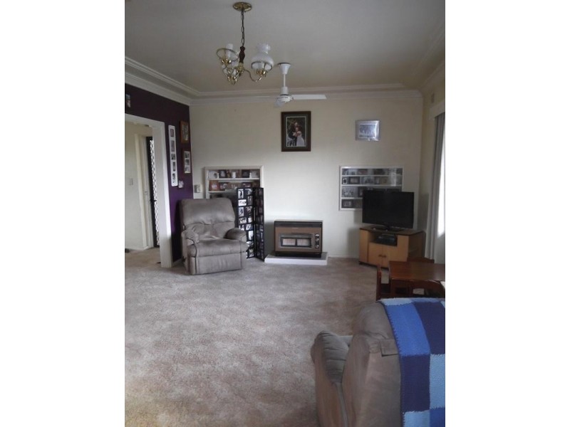 27 Courallie Street, Cowra NSW 2794