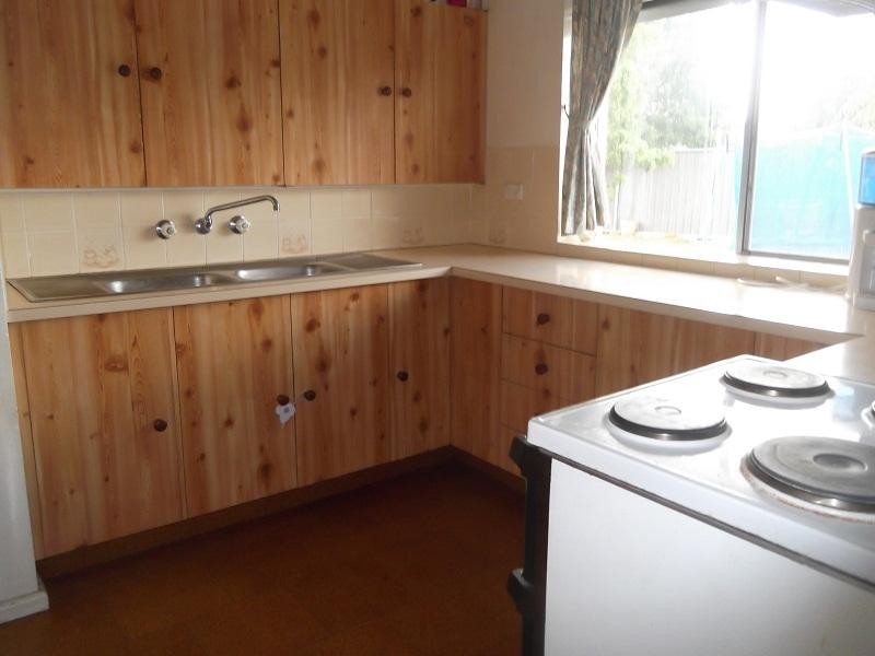 27 Courallie Street, Cowra NSW 2794