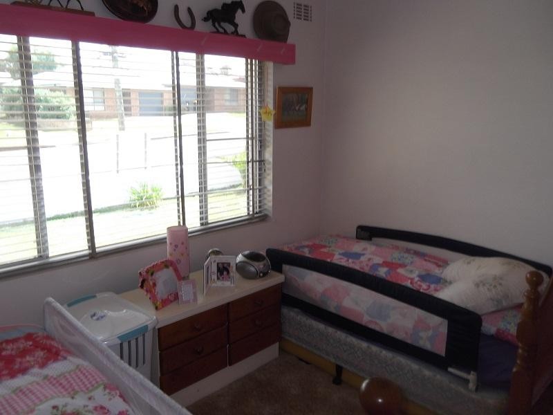 27 Courallie Street, Cowra NSW 2794