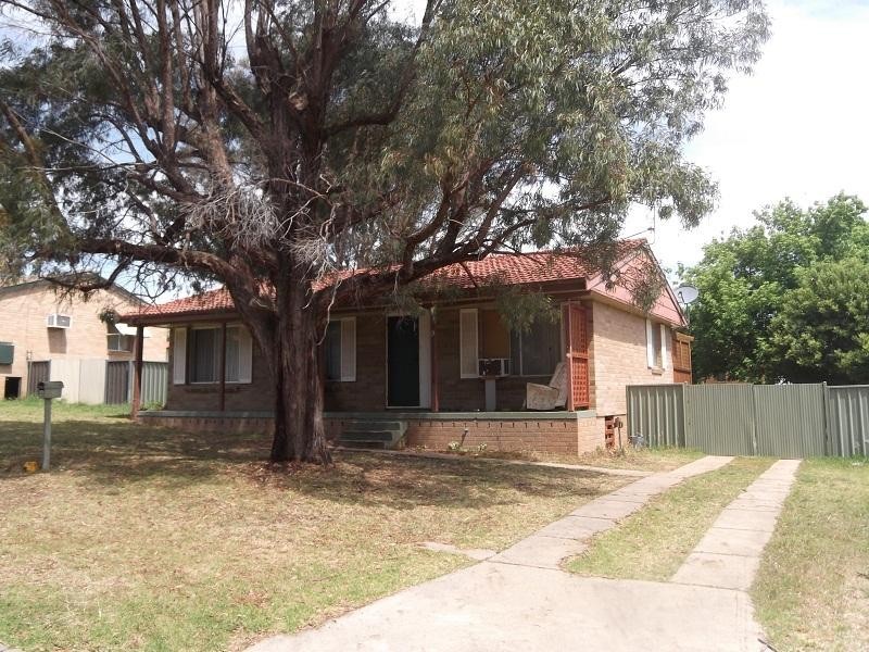 9 Jindalee Circuit, Cowra NSW 2794