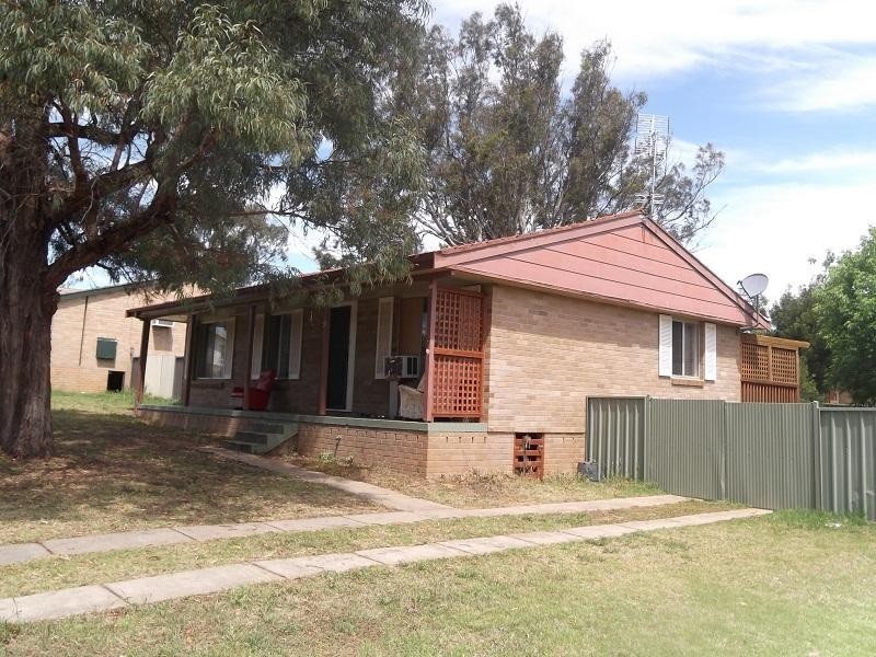 9 Jindalee Circuit, Cowra NSW 2794
