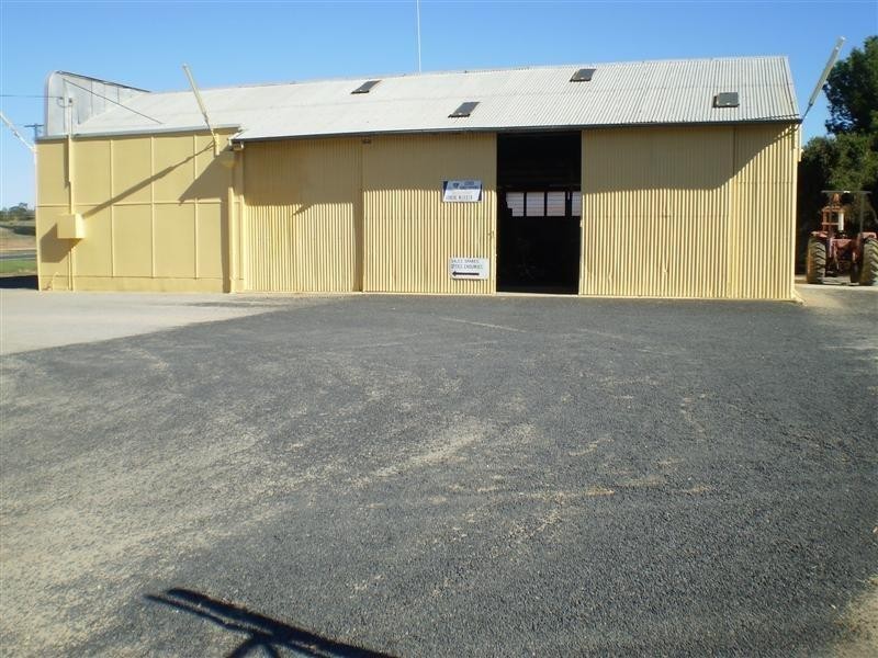 43 Grenfell Road, Cowra NSW 2794