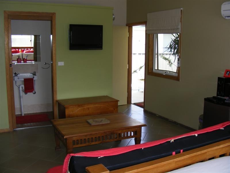 18 Cooyal Street, Cowra NSW 2794