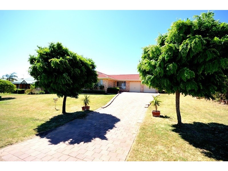 24 Evans Street, Cowra NSW 2794