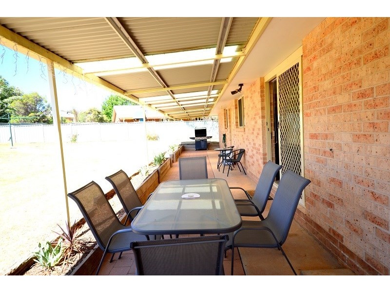 24 Evans Street, Cowra NSW 2794