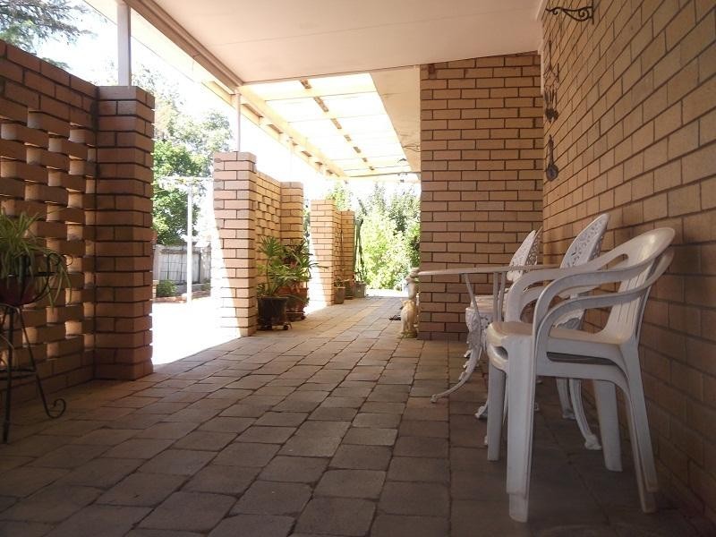 1 Chapman Street, Cowra NSW 2794