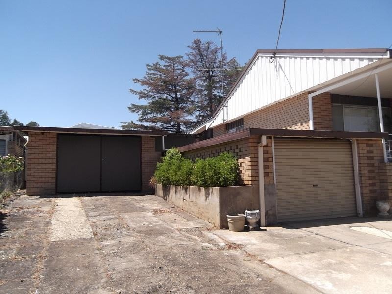 1 Chapman Street, Cowra NSW 2794