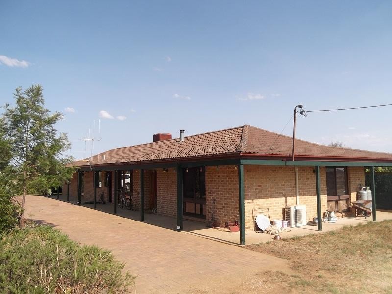 415 Elouera Road, Cowra NSW 2794