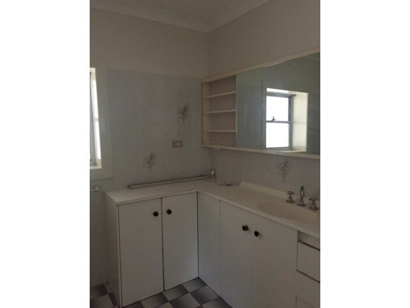 69 Lachlan Street, Cowra NSW 2794