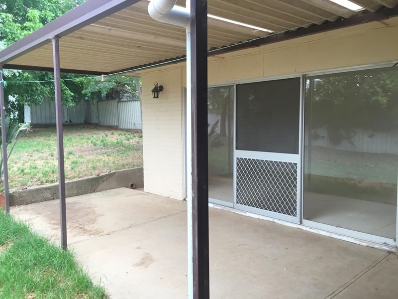 69 Lachlan Street, Cowra NSW 2794