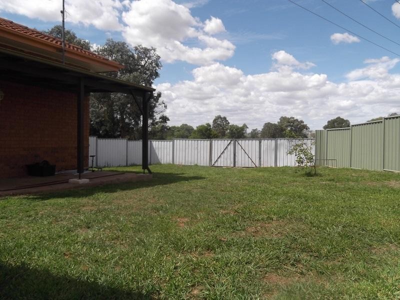 15 Argoon Street, Cowra NSW 2794