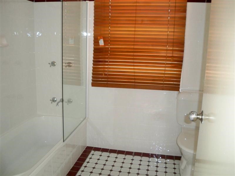 42 Liverpool Street, Cowra NSW 2794