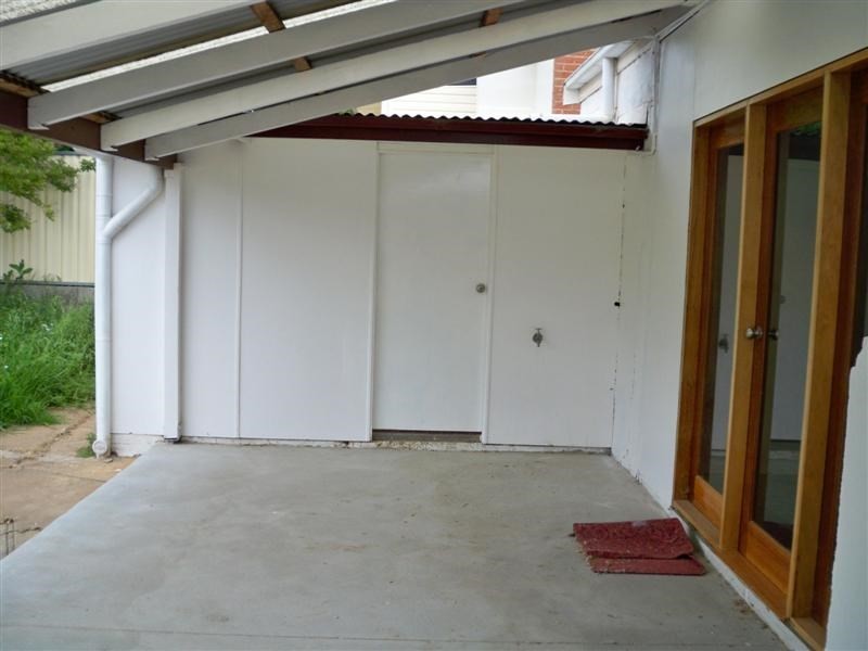 42 Liverpool Street, Cowra NSW 2794