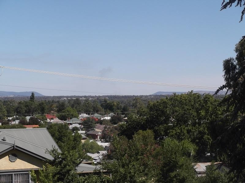 100 Liverpool Street, Cowra NSW 2794