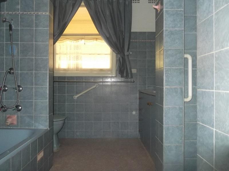 100 Liverpool Street, Cowra NSW 2794