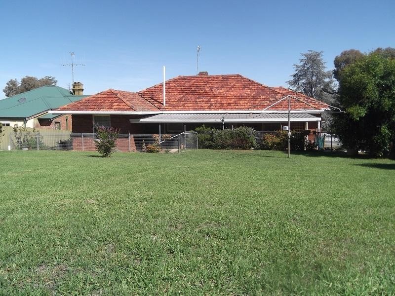 100 Liverpool Street, Cowra NSW 2794