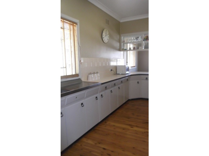 22 Liverpool Street, Cowra NSW 2794