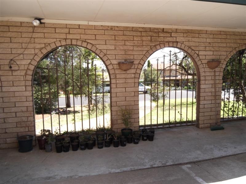 39 Hanna Street, Cowra NSW 2794