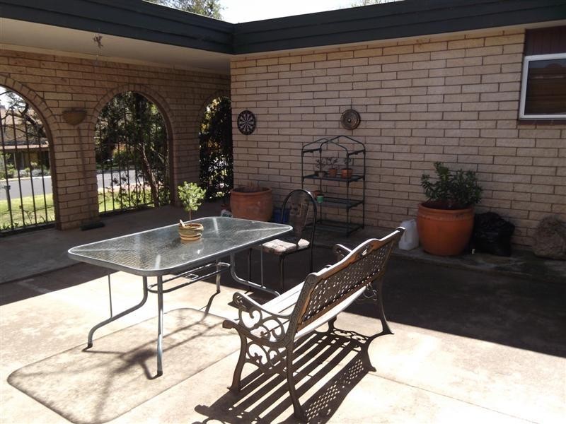 39 Hanna Street, Cowra NSW 2794