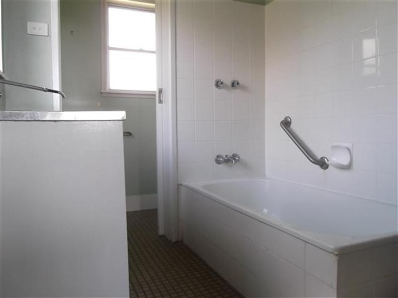 23 Dungaleer Street, Cowra NSW 2794