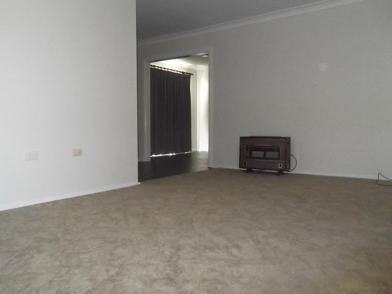 22 Lee Street, Cowra NSW 2794