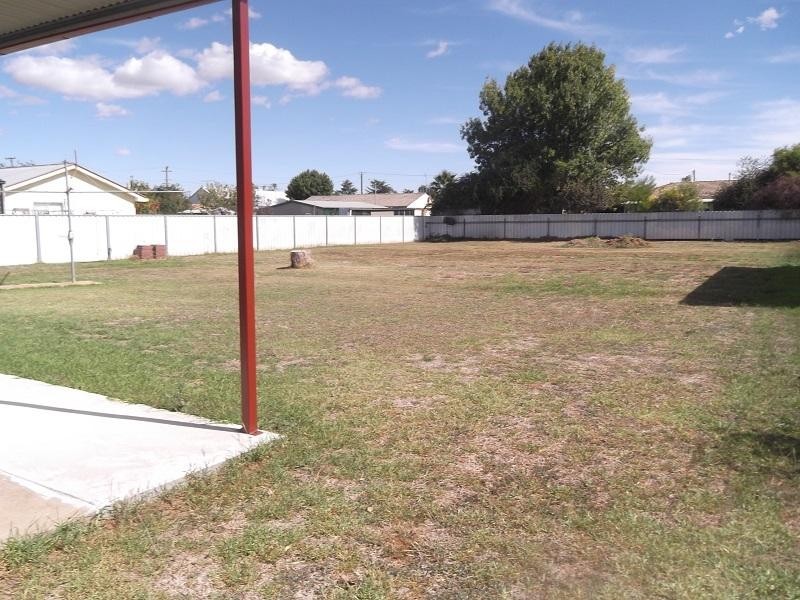 22 Lee Street, Cowra NSW 2794