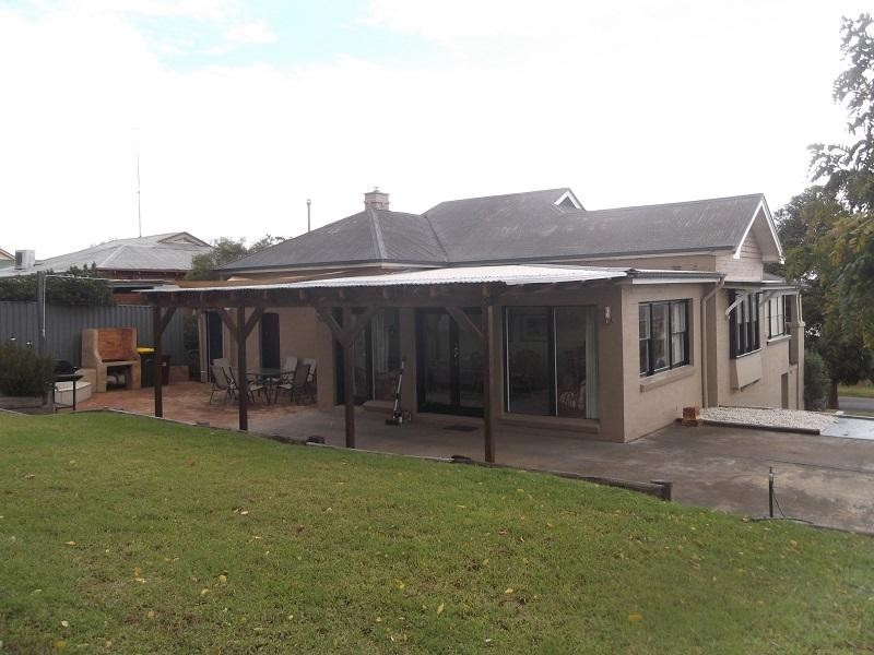 2 Carleton Street, Cowra NSW 2794