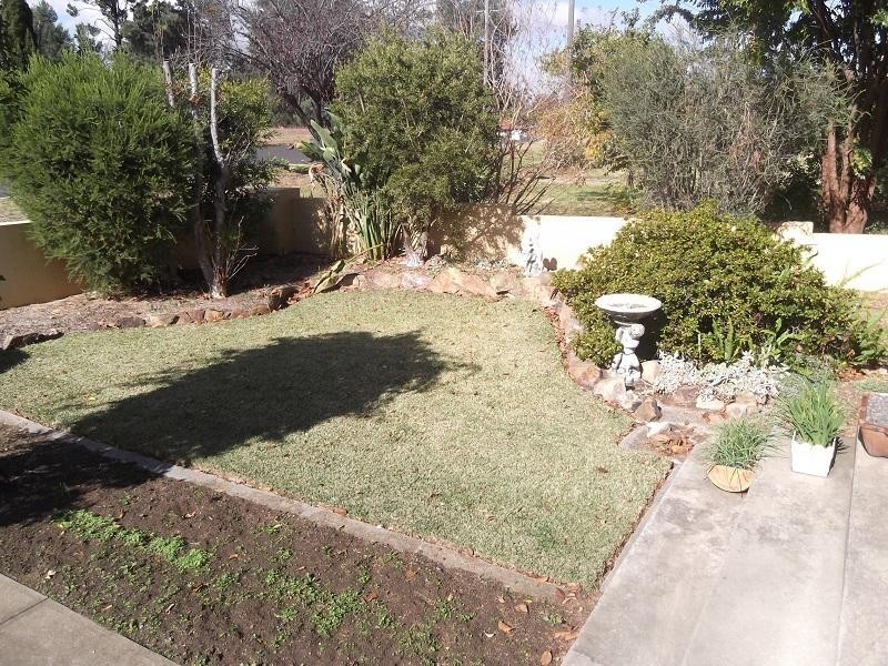 16 Brisbane Avenue, Cowra NSW 2794