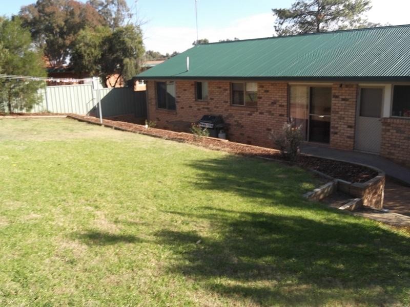 73 Taragala Street, Cowra NSW 2794