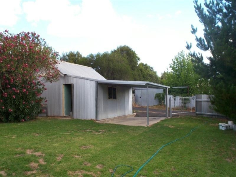 35 Courallie Street, Cowra NSW 2794