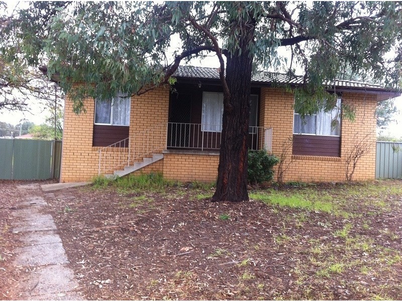 27 Jindalee Circuit, Cowra NSW 2794