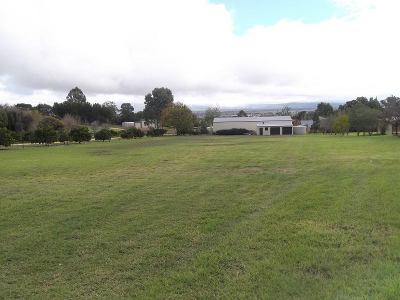 3 Gower Hardy Circuit, Cowra NSW 2794