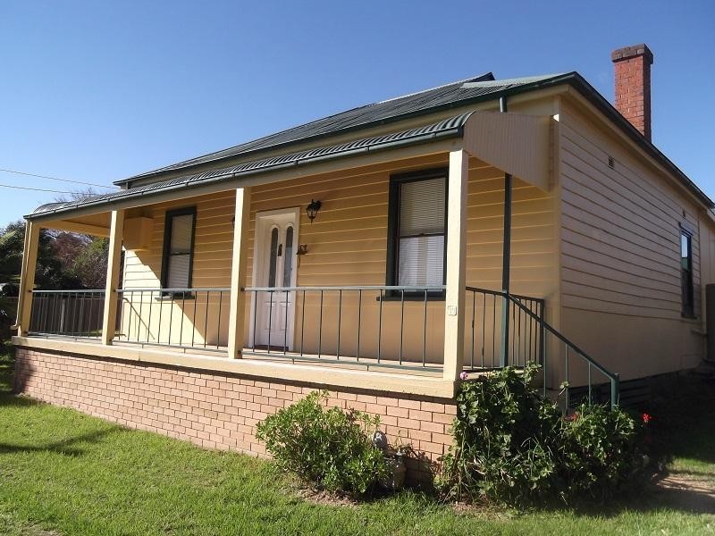 99 Taragala Street, Cowra NSW 2794