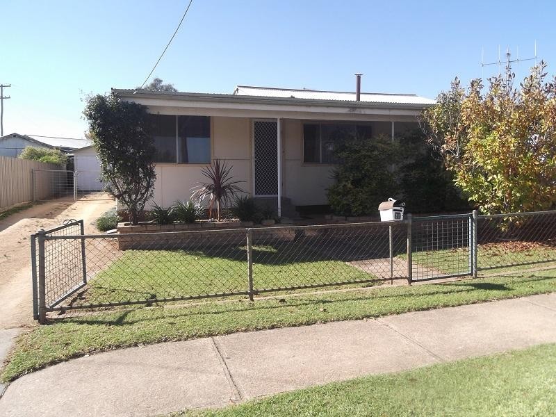 19 Mulyan Street, Cowra NSW 2794