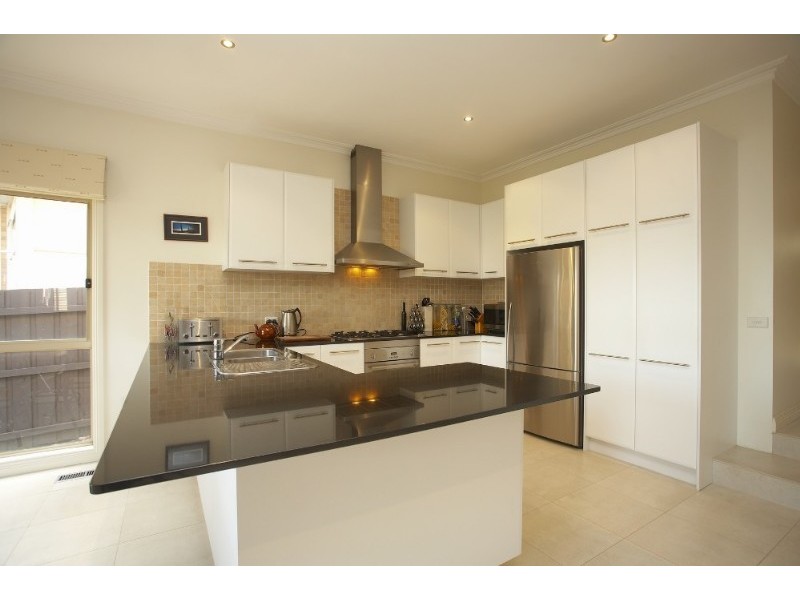 2A Simpson Drive, Mount Waverley VIC 3149